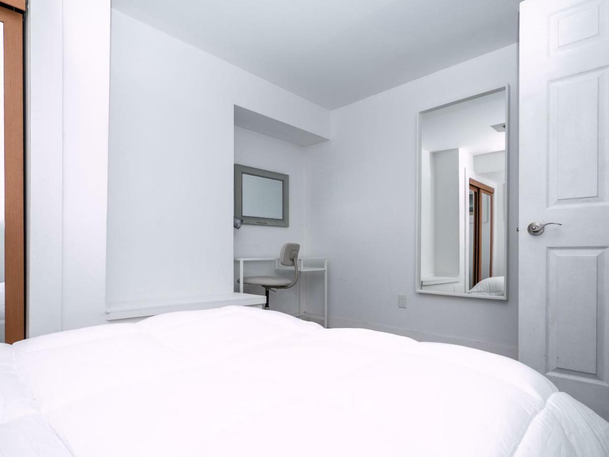 Cosy 1 Bedroom Suite in Leslieville Toronto Buitenkant foto